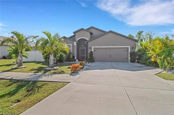 1114 SW Trafalgar PKWY, Cape Coral, FL 33991