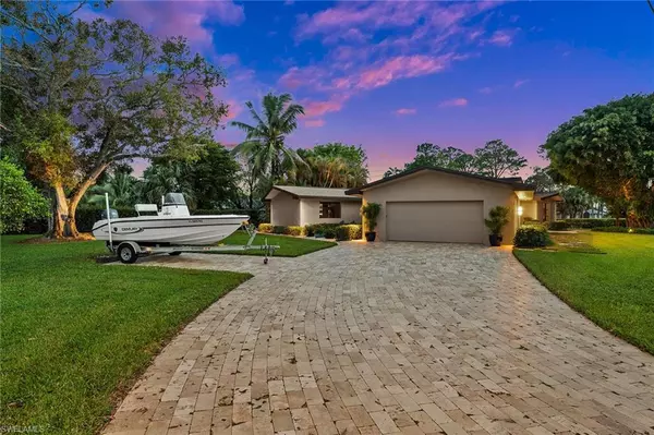 Naples, FL 34110,208 Cypress WAY W