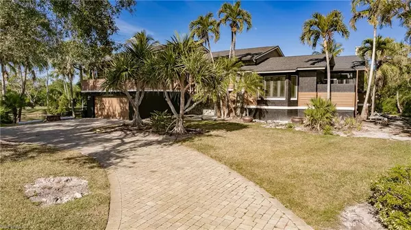 7232 Heaven LN, Fort Myers, FL 33908