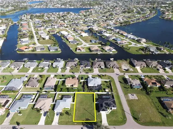 Cape Coral, FL 33991,925 SW 6th CT
