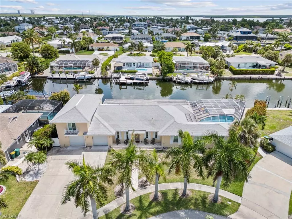 Marco Island, FL 34145,775 Willow CT