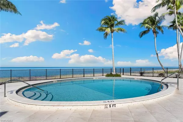 Naples, FL 34103,2401 Gulf Shore BLVD N #Villa 1