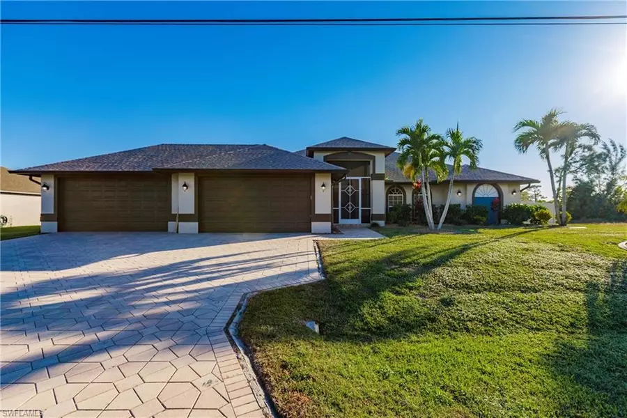 408 SE 13th TER, Cape Coral, FL 33990