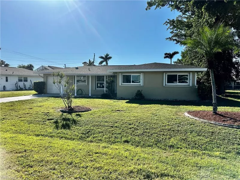 242 SE 44th TER, Cape Coral, FL 33904