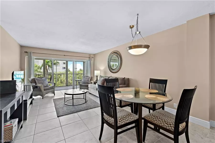 1 Bluebill AVE #409, Naples, FL 34108