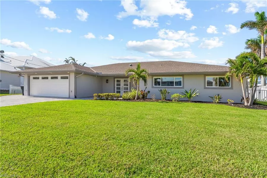 18548 Cutlass DR, Fort Myers Beach, FL 33931