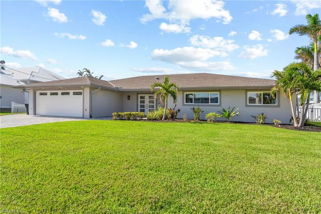 Fort Myers Beach, FL 33931,18548 Cutlass DR