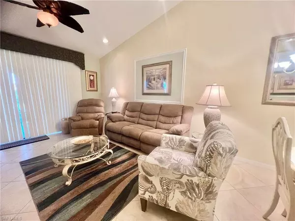 Naples, FL 34119,6720 Huntington Lakes CIR #203