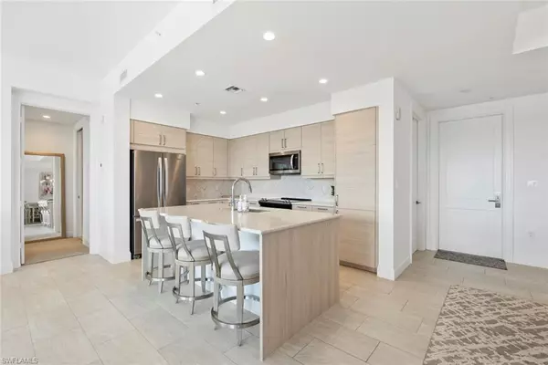 Naples, FL 34102,1111 Central AVE #507