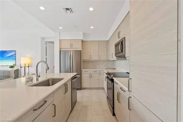 Naples, FL 34102,1111 Central AVE #507