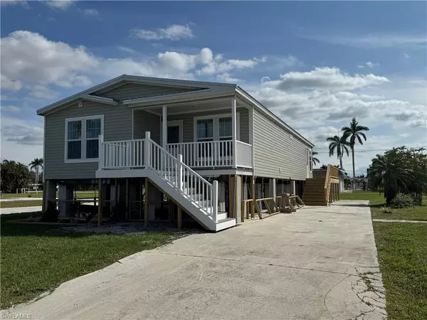 Fort Myers, FL 33908,126 Raintree LN