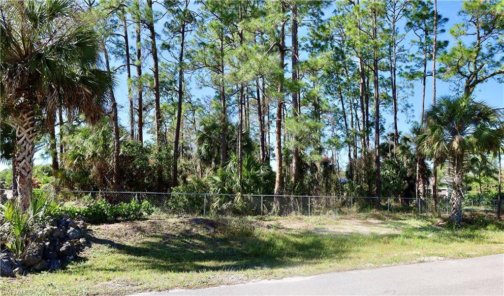 X 31st ST SW, Naples, FL 34117