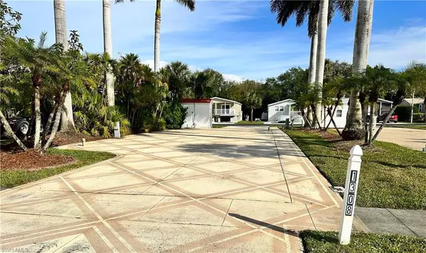1308 Amethyst Lake LN, Naples, FL 34114