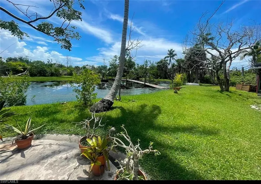 1215 Periwinkle WAY, Sanibel, FL 33957