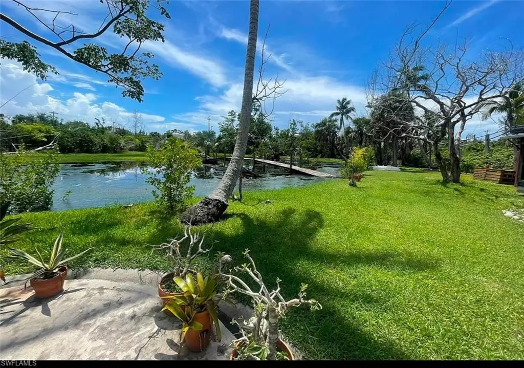 Sanibel, FL 33957,1215 Periwinkle WAY