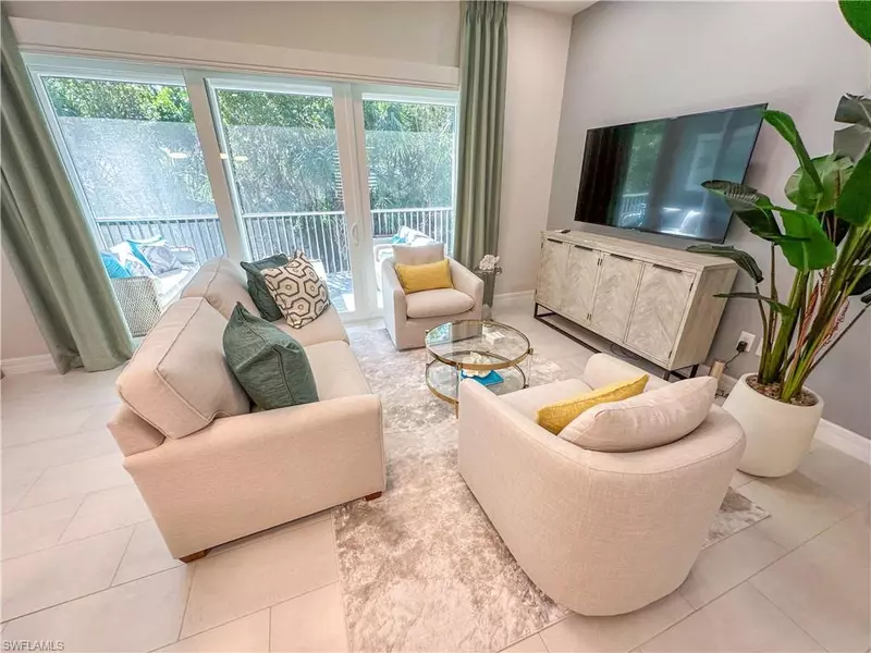 232 Indies DR E #201, Naples, FL 34114