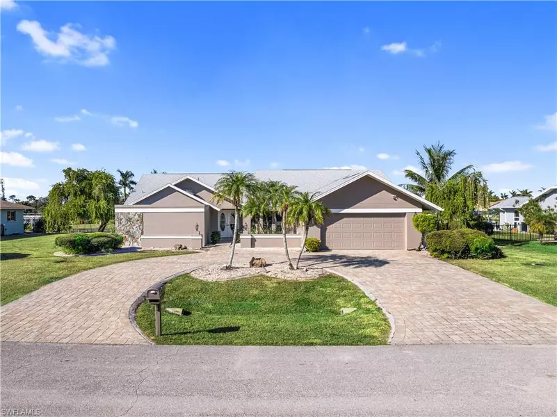 3704 SE 1st PL, Cape Coral, FL 33904