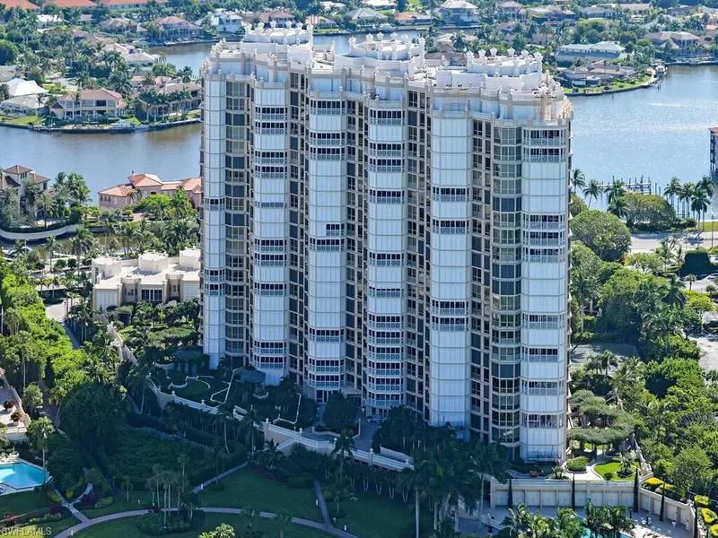 4021 Gulf Shore BLVD N #1002, Naples, FL 34103