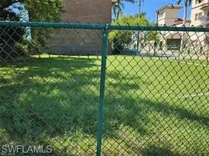 Fort Myers, FL 33901,2002 Bayside PKWY