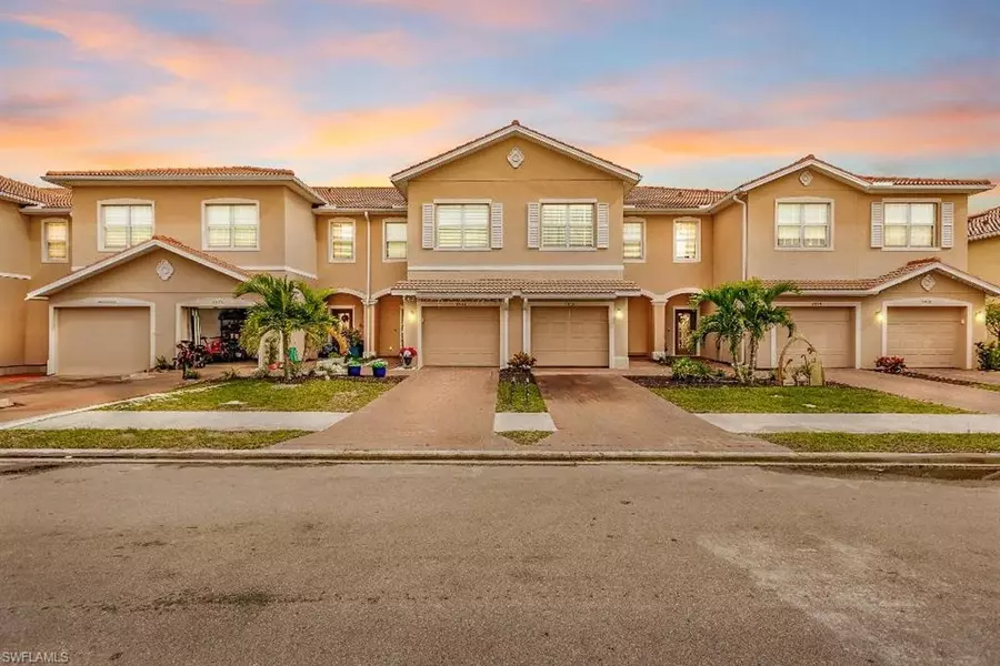 2822 Blossom WAY, Naples, FL 34120