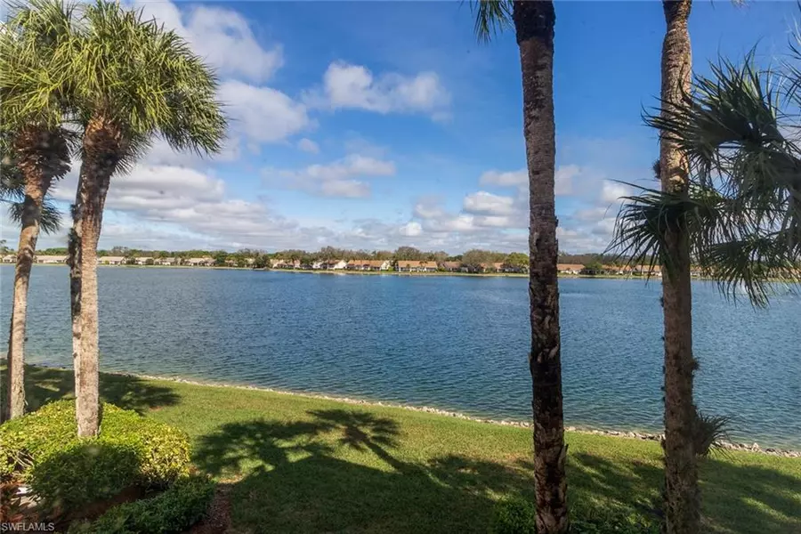 2711 Citrus Lake DR #F-202, Naples, FL 34109