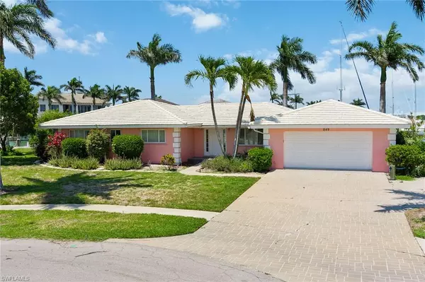 Marco Island, FL 34145,843 Buttonwood CT