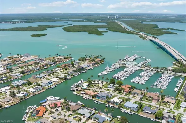 Marco Island, FL 34145,848 Buttonwood CT