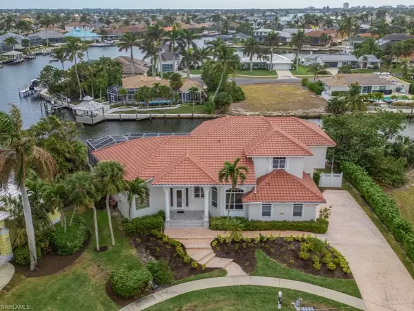 Marco Island, FL 34145,859 Wintergreen CT