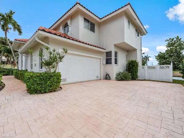 Marco Island, FL 34145,859 Wintergreen CT