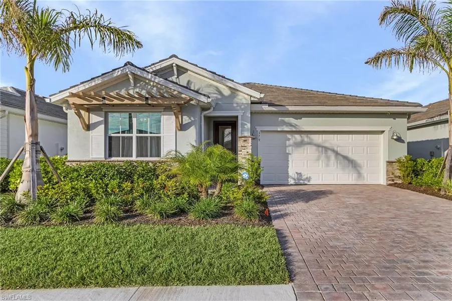 379 Grace Bay LN, Naples, FL 34114