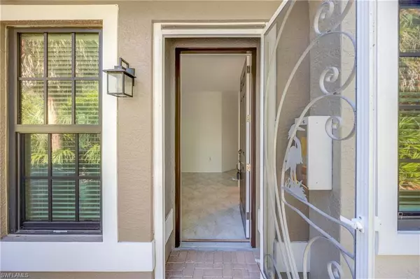 Naples, FL 34104,7785 Woodbrook CIR #2801