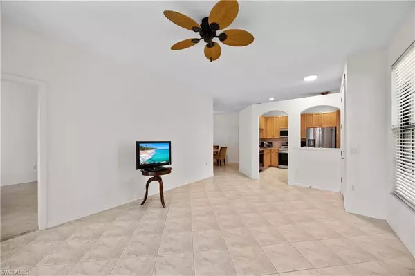 Naples, FL 34104,7785 Woodbrook CIR #2801