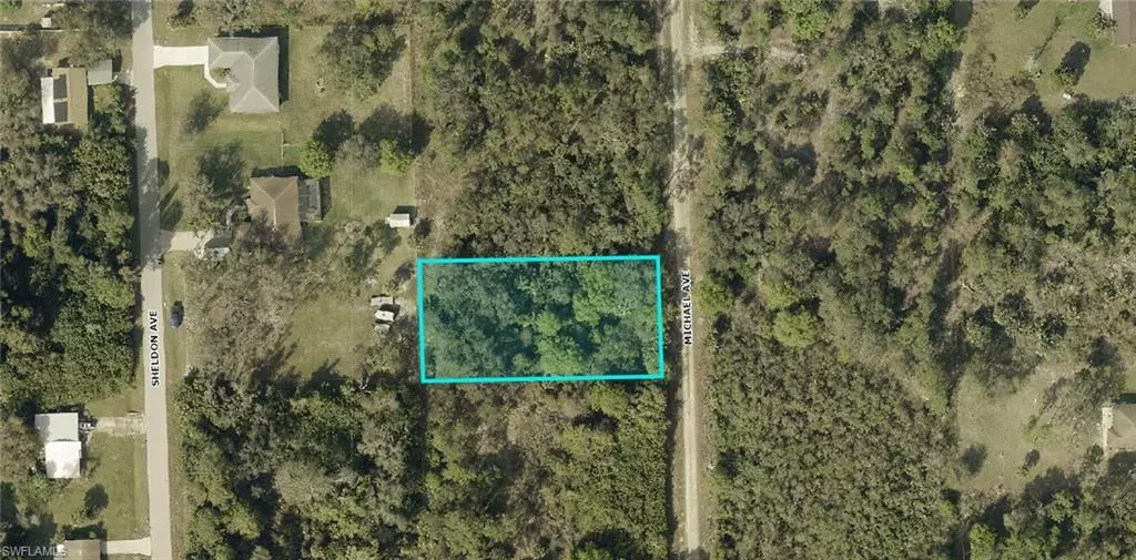 Lehigh Acres, FL 33936,907 Michael AVE