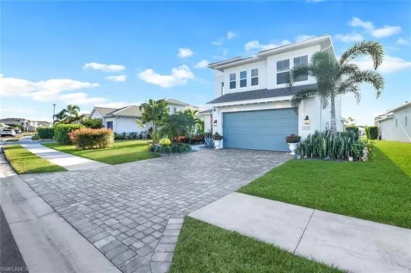 Naples, FL 34114,9055 Montserrat DR