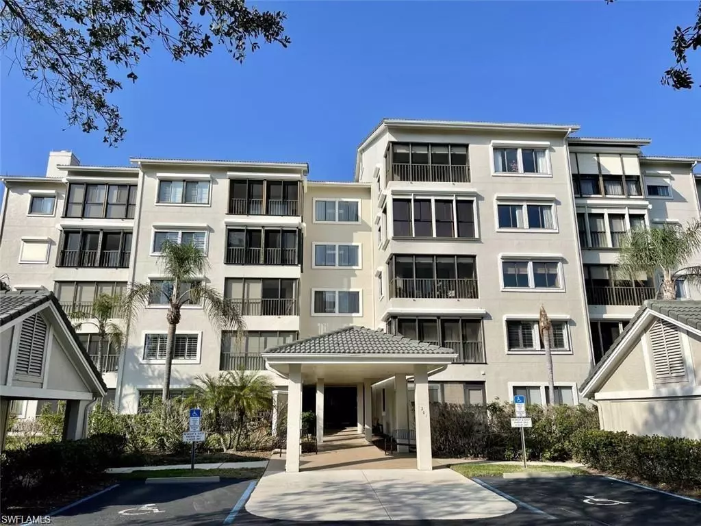 Naples, FL 34110,900 Arbor Lake DR #202