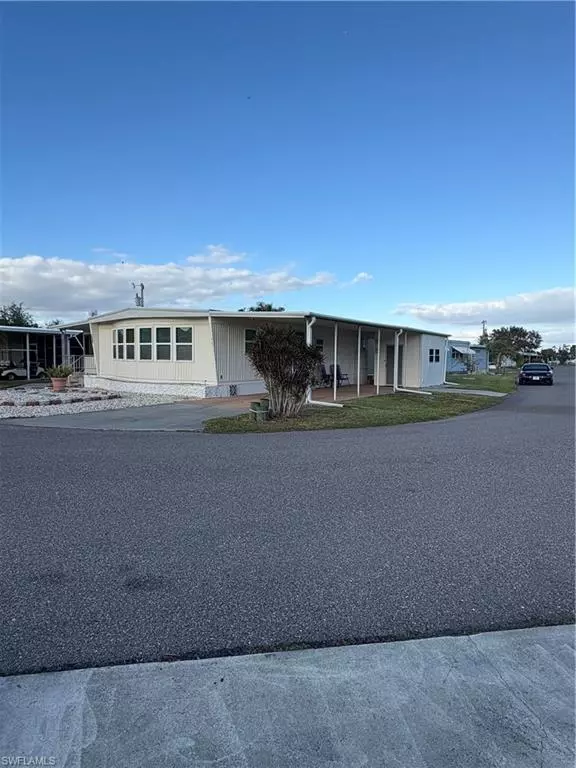 5744 Captain John Smith LOOP, North Fort Myers, FL 33917