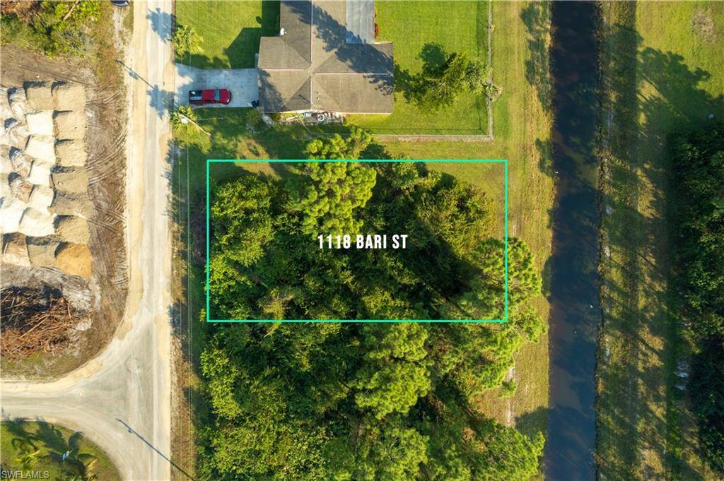 Lehigh Acres, FL 33974,1118 Bari ST E