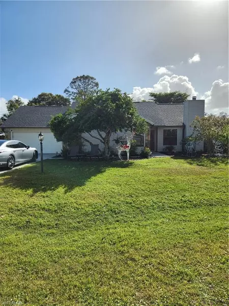 11336 Rabun Gap DR, North Fort Myers, FL 33917