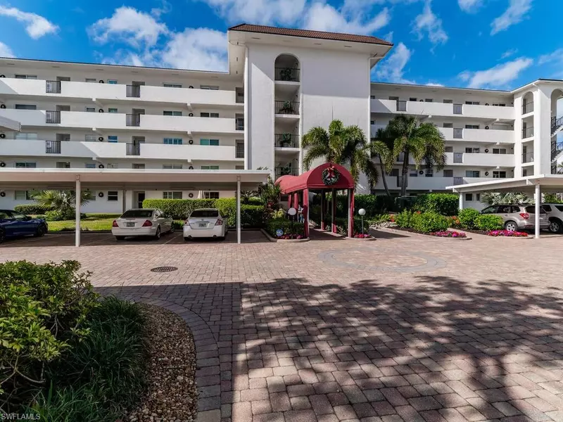 29 High Point CIR E #206, Naples, FL 34103