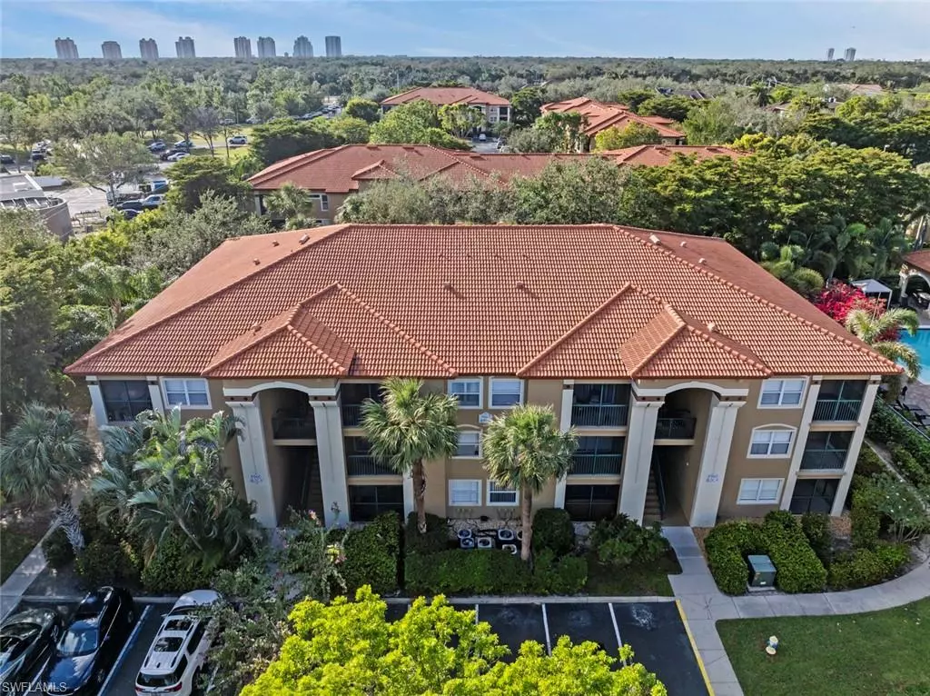 Bonita Springs, FL 34135,8960 Colonnades Ct ##915