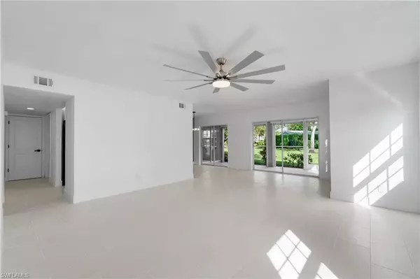 Naples, FL 34112,2106 Tama CIR #102