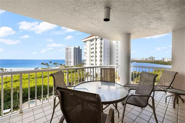 40 Seagate DR #603A, Naples, FL 34103