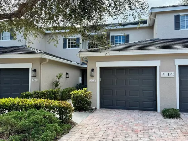 7102 Pond Cypress CT #3, Naples, FL 34109