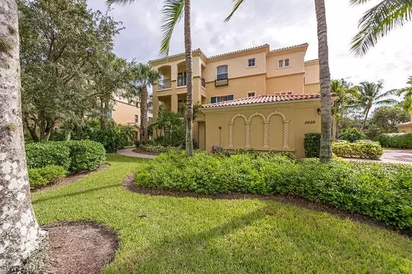 2826 Tiburon RD #101, Naples, FL 34109