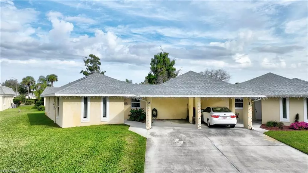 2 E Greens CIR, Lehigh Acres, FL 33936