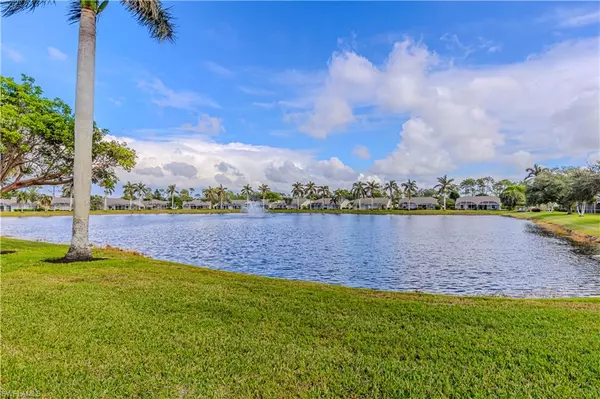 Naples, FL 34112,5595 Greenwood CIR #92