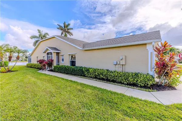 Naples, FL 34112,5595 Greenwood CIR #92