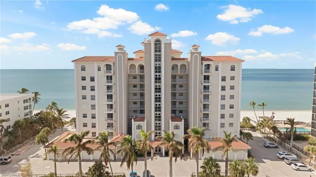 Naples, FL 34108,9577 Gulf Shore DR #304