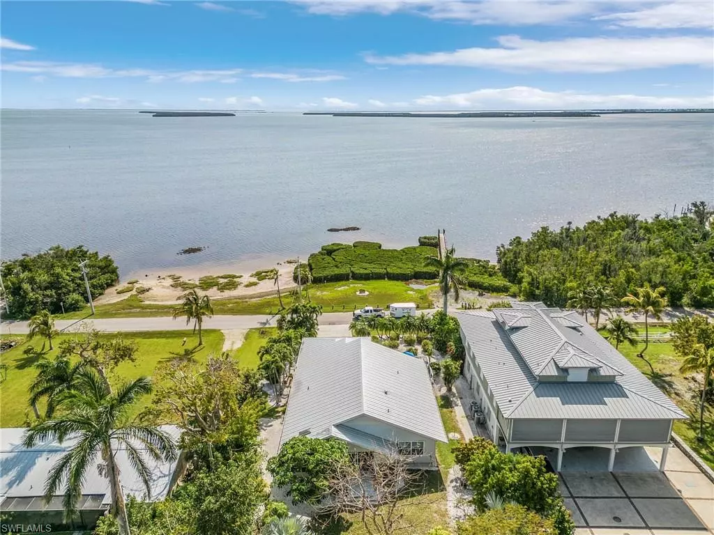 Bokeelia, FL 33922,13690 Waterfront DR