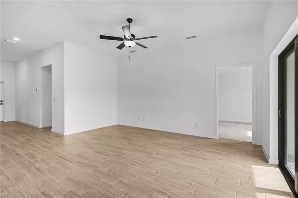 Lehigh Acres, FL 33974,424 Parkdale BLVD